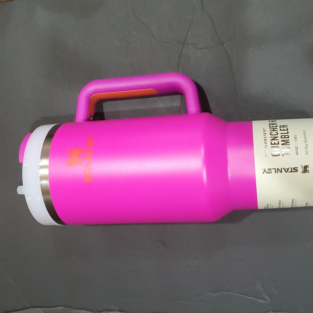 Stanley pink magenta 40oz quencher h20 tumbler with straw brand new - Picture 1 of 9